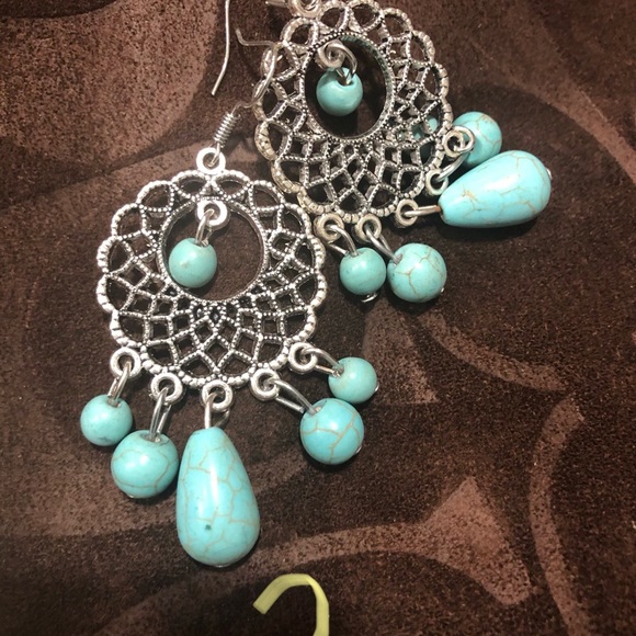 Statement earrings - Picture 4 of 13